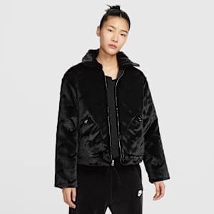 ナイキ　レディース　ファー　ジャケット NIKE公式】ナイキ スポーツウェア エッセンシャル ウィメンズ ルーズ
